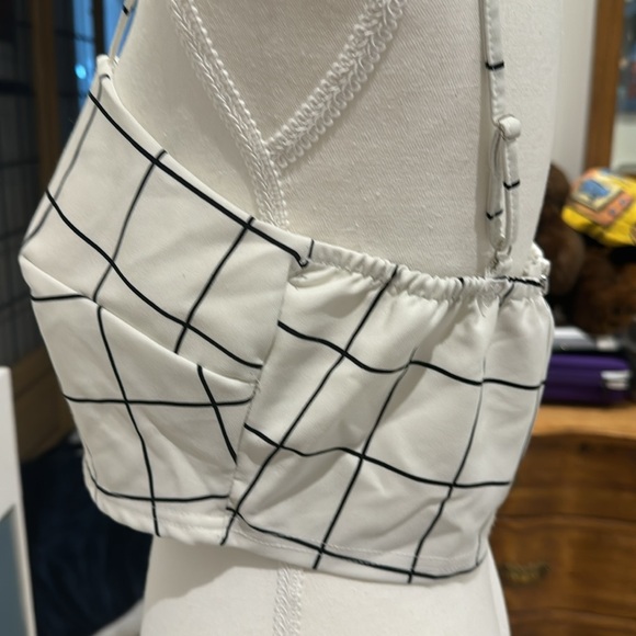 Revamped- Canadian design. Sexy crop top - Picture 5 of 7